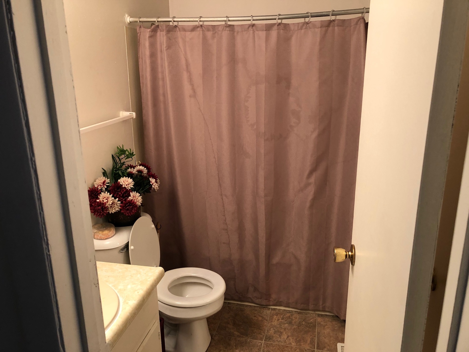 Forest Glen Apartments bathroom in Elkhart Indiana