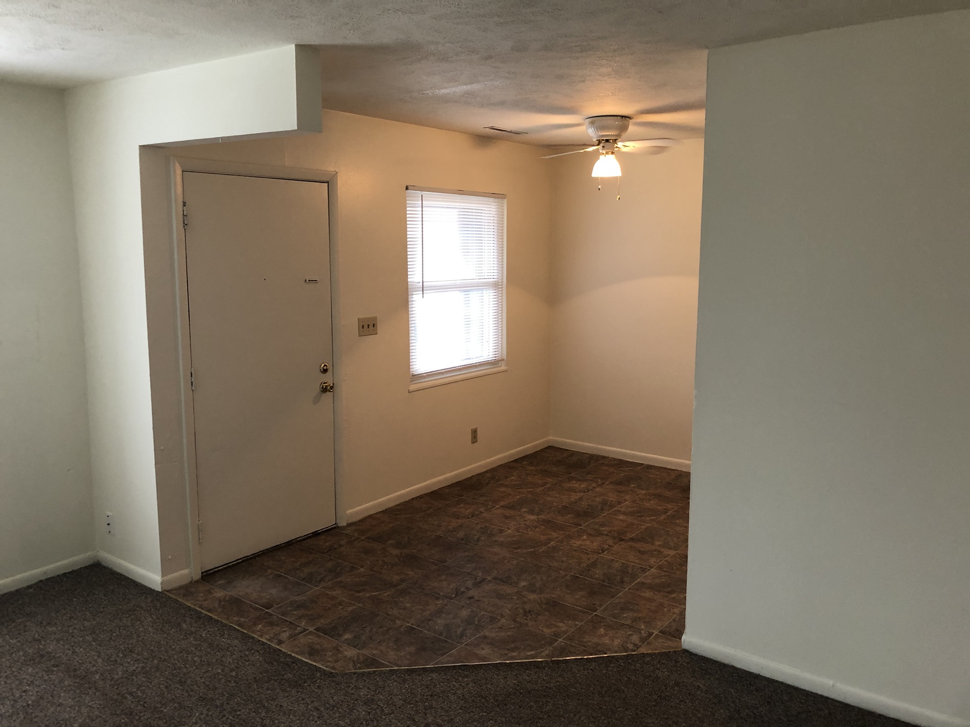 Forest Glen Apartments dining area in Elkhart Indiana