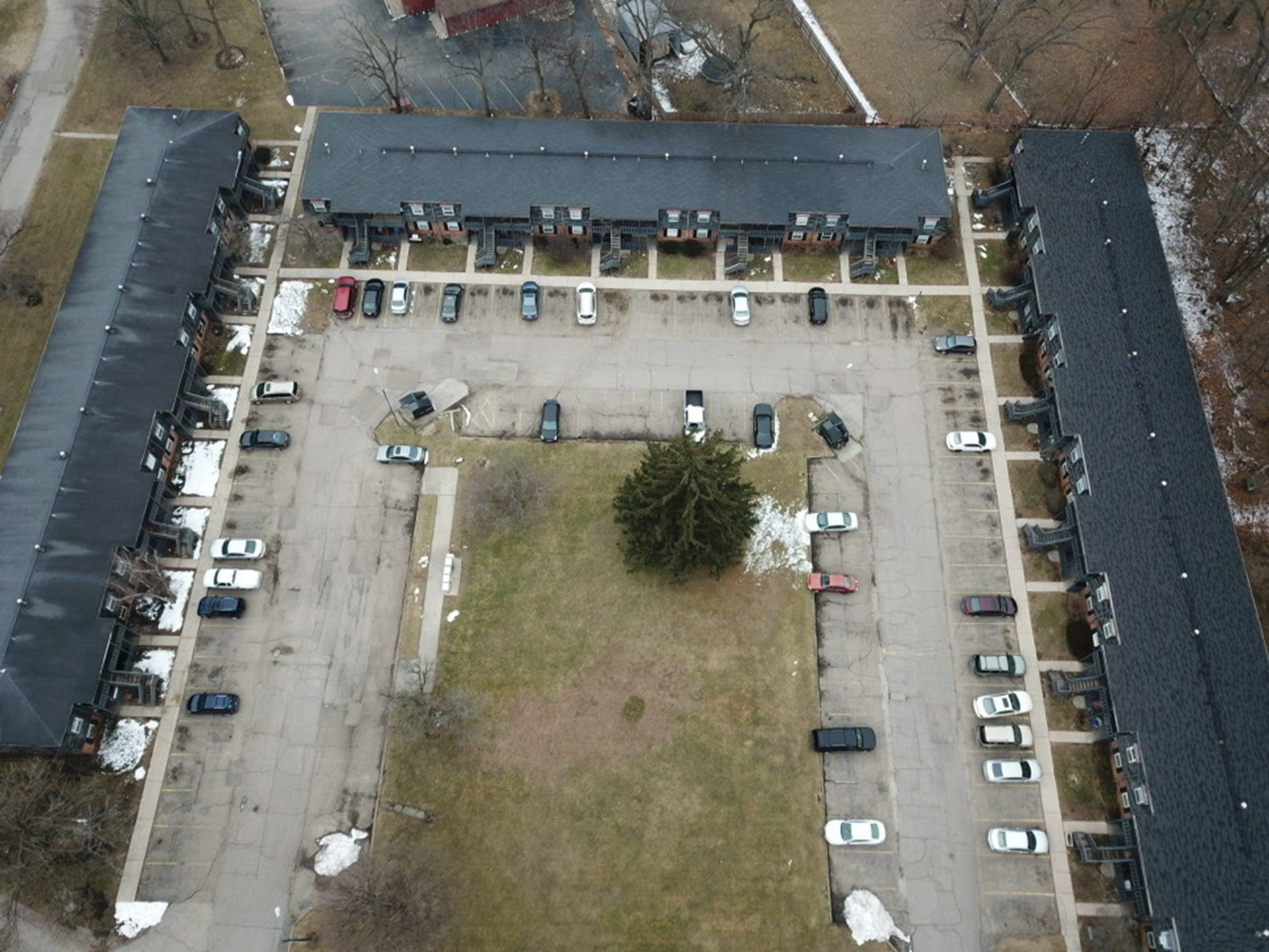 Forest Glen Apartments exterior in Elkhart Indiana