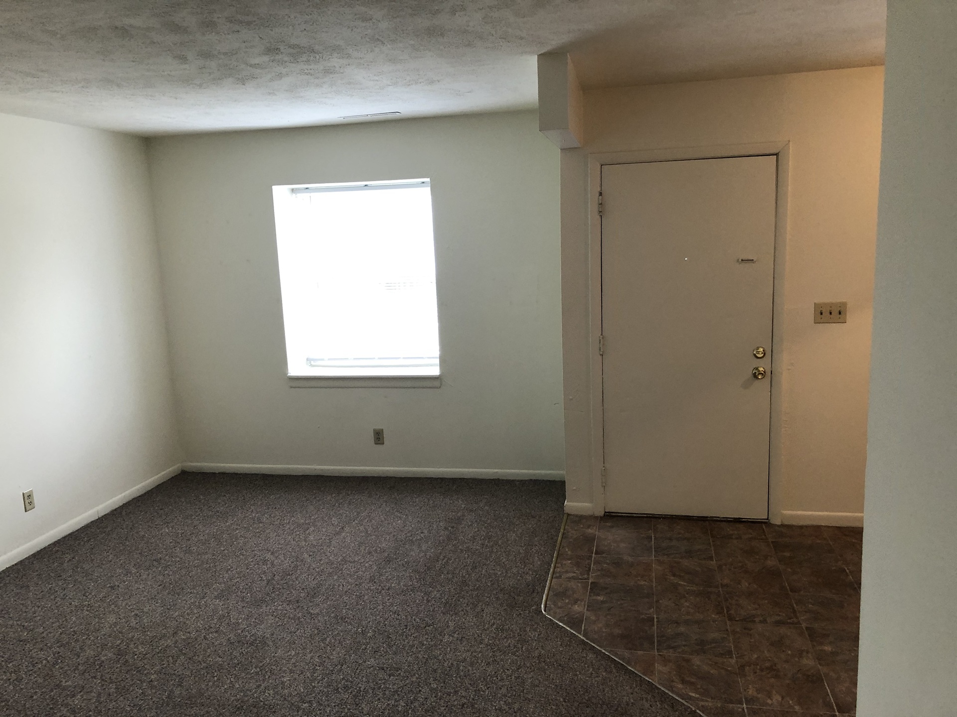 Forest Glen Apartments living room in Elkhart Indiana